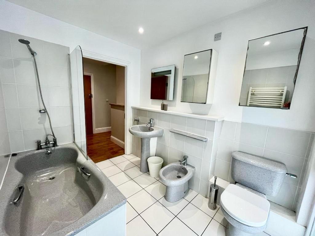 London Modern Flat Near Transports Apartment Luaran gambar