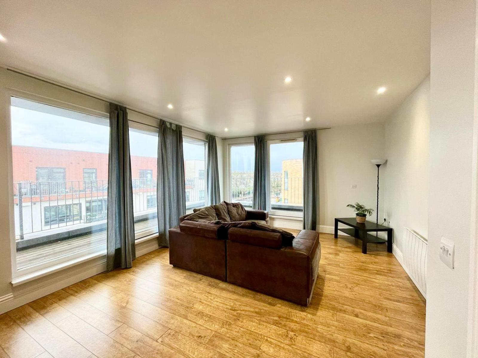 London Modern Flat Near Transports Apartment Luaran gambar
